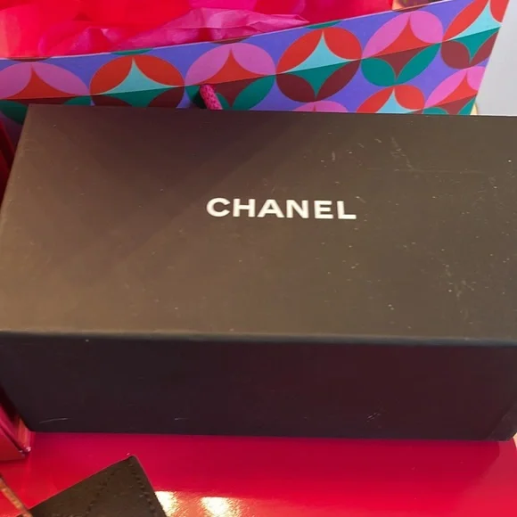CHANEL Pantos Sunglasses New Collection brand new with kit from Holt Renfrew - Picture 6 of 17